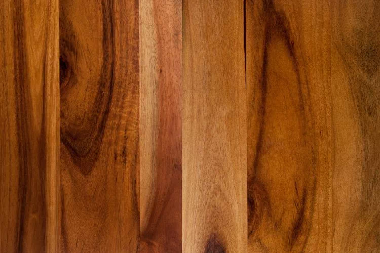 Planche faite en bois d'acacia