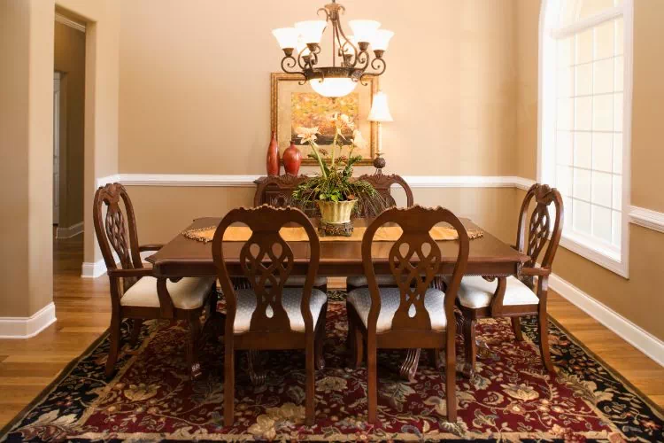 Salle à manger de style traditionnel