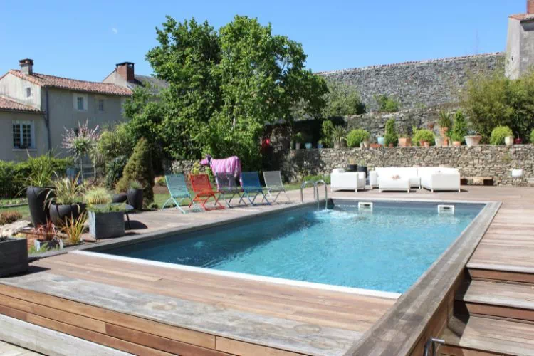 Piscine en bois enterrée