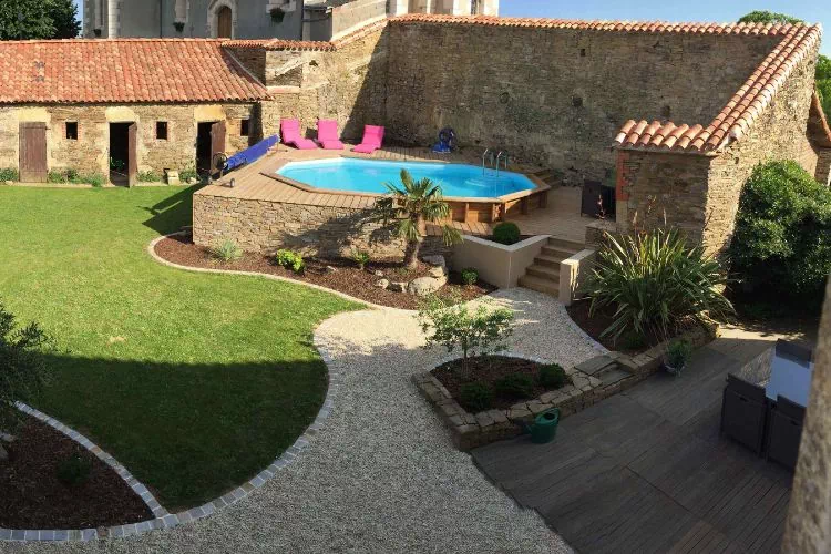 Piscine en bois enterrée