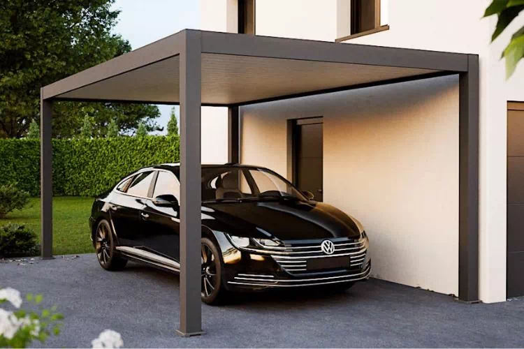 Carport le long d'une maison