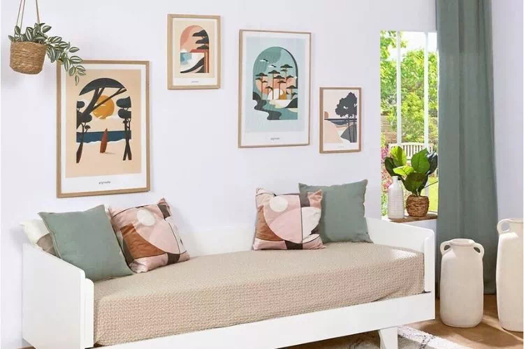 Sofa avec des coussins en matières naturelles