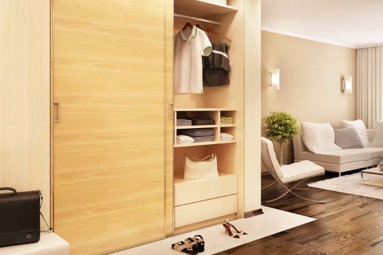 Armoire de rangement dans un appartement