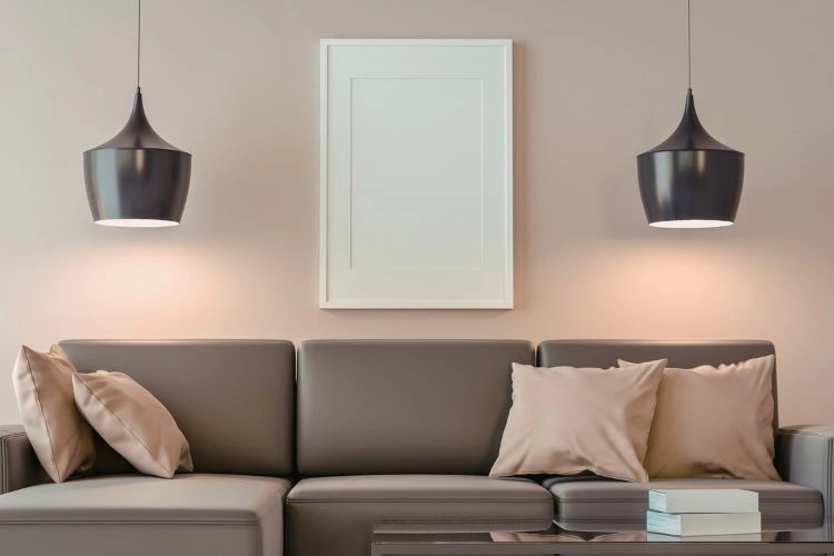 Lumière blanche dans un salon