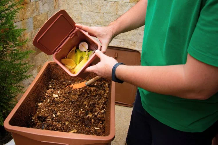 Composteur de jardin