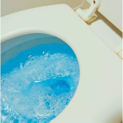 Eau de douche dans les toilettes