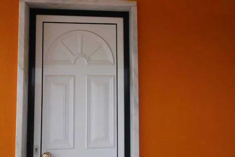 Porte d'intérieur à double couleurs