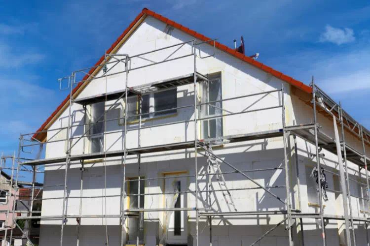 Travaux sur la façade d’une maison